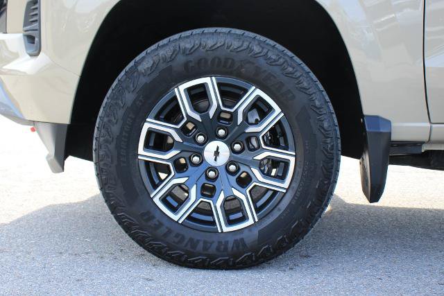 Used 2024 Chevrolet Colorado Z71 w/ Z71 Convenience Package 2 AWD/4WD image 10