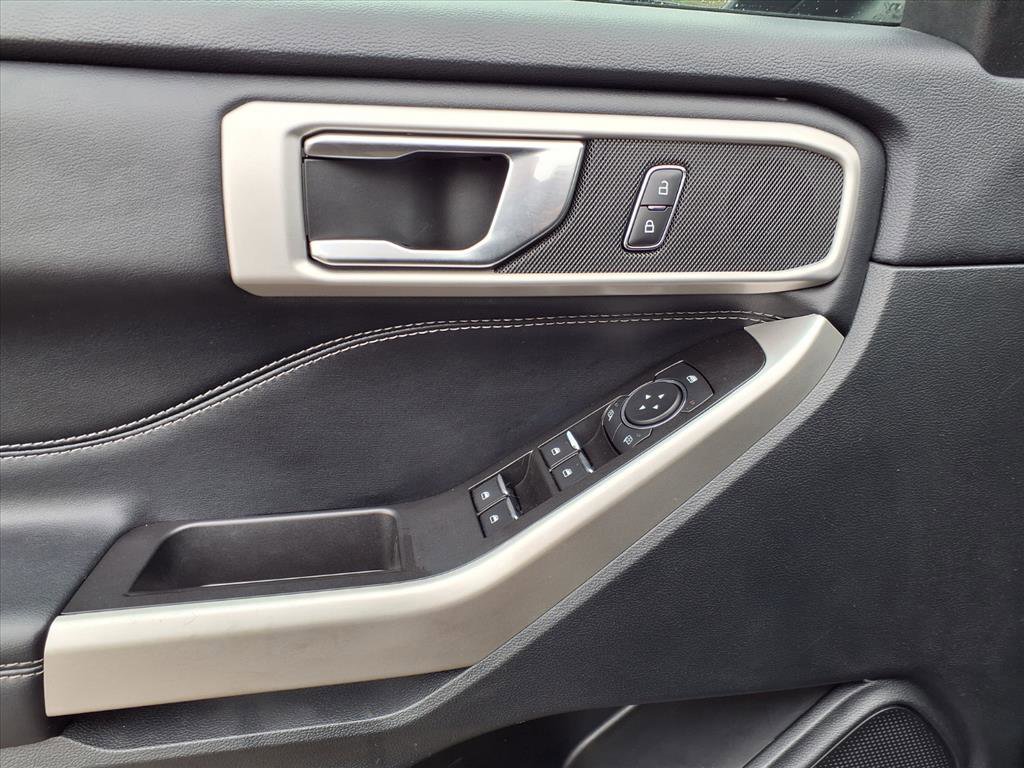 Certified 2022 Ford Explorer XLT w/ Equipment Group 202A image 13