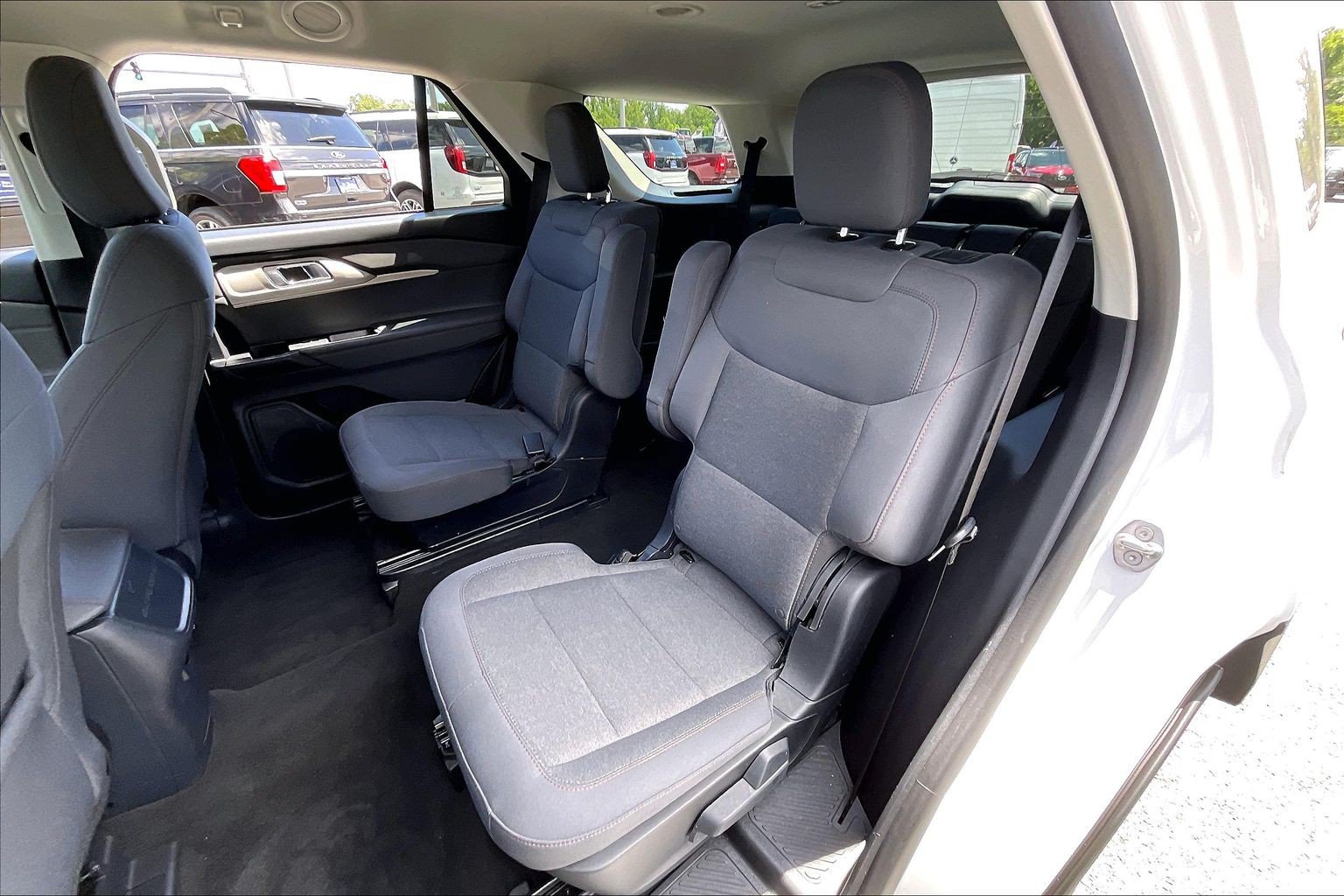 Certified 2025 Ford Explorer Active RWD image 24