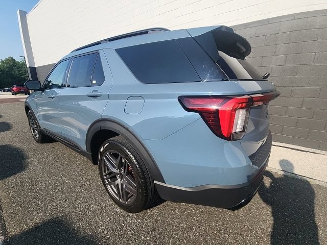 Certified 2025 Ford Explorer ST-Line w/ Premium Package AWD/4WD image 4