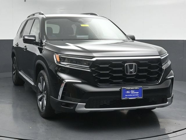 Used 2025 Honda Pilot Touring image 2