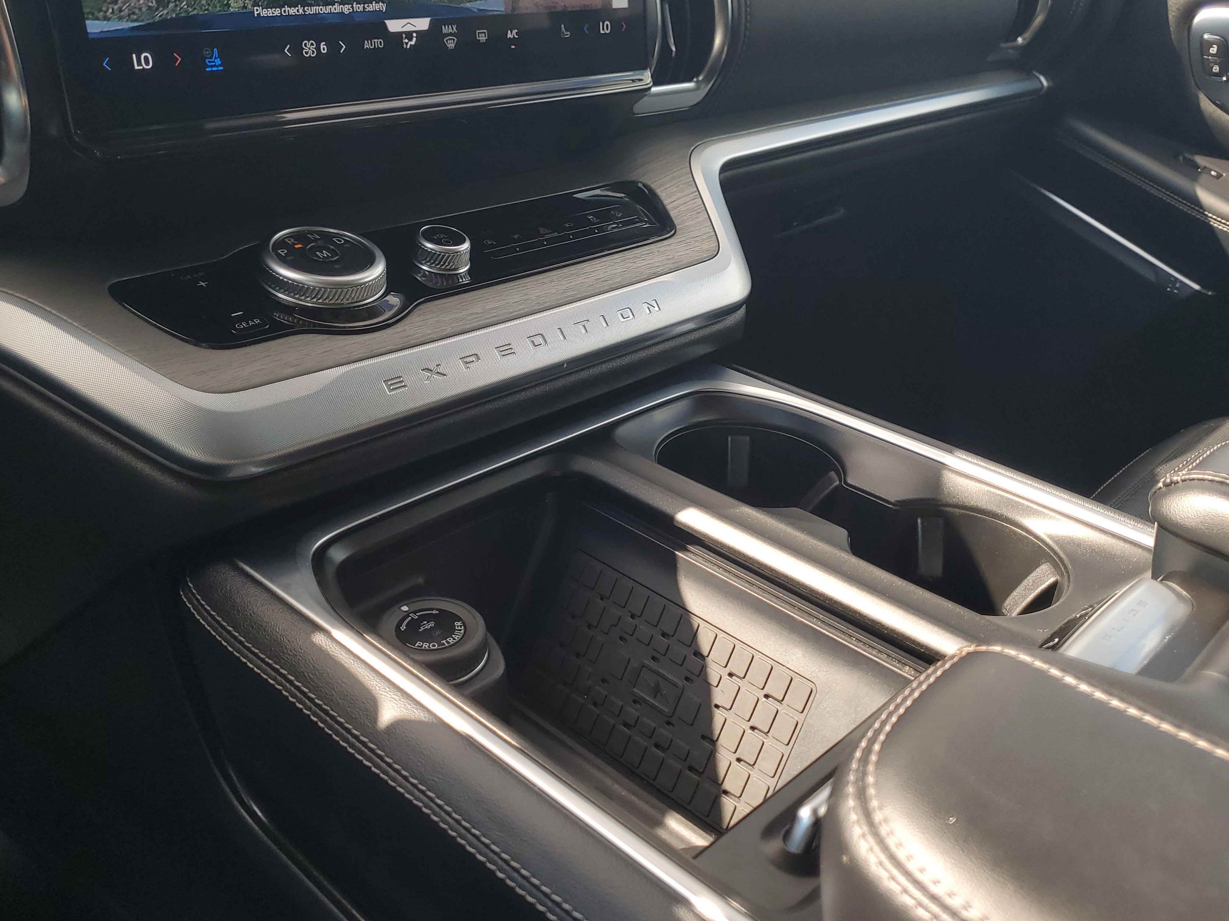 Certified 2025 Ford Expedition Max Platinum image 28