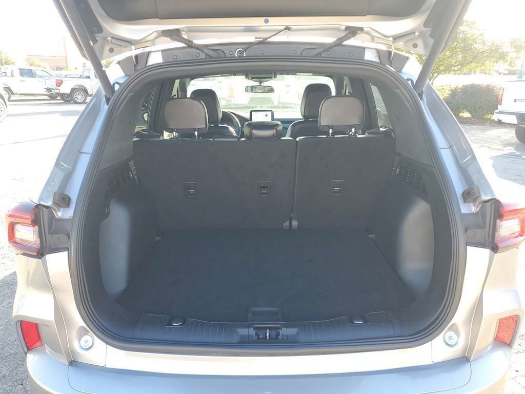 Certified 2023 Ford Escape ST-Line image 9