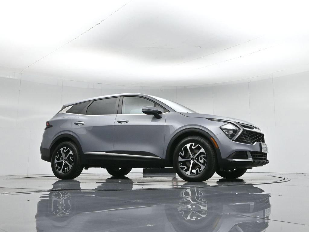 Used 2023 Kia Sportage EX image 2