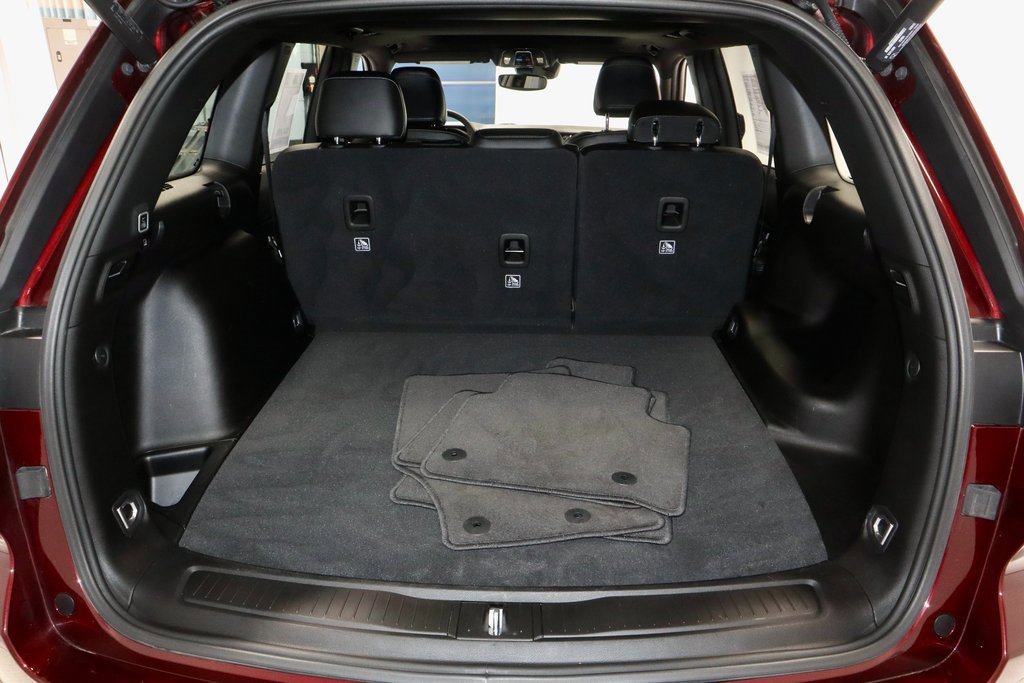 Used 2024 Jeep Grand Cherokee Altitude image 17