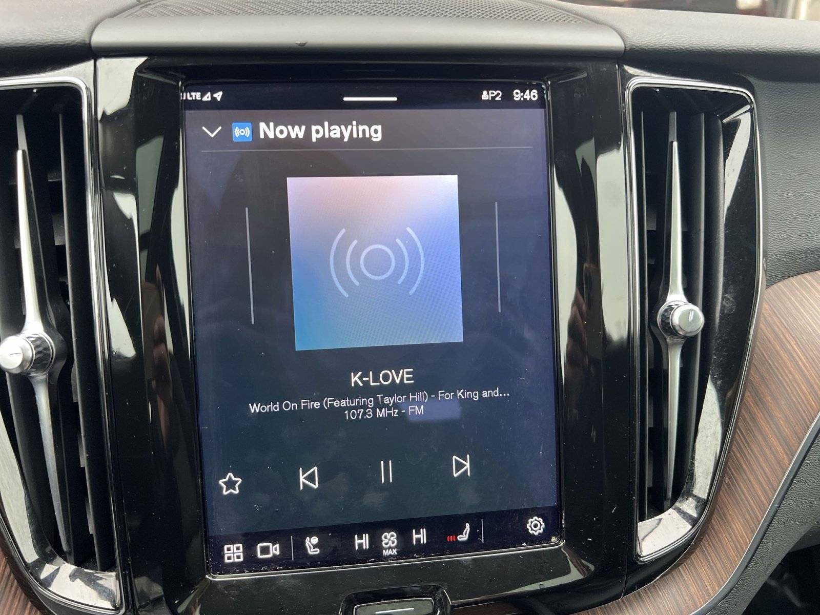 Used 2023 Volvo XC60 T8 Plus w/ Protection Package Premier image 18