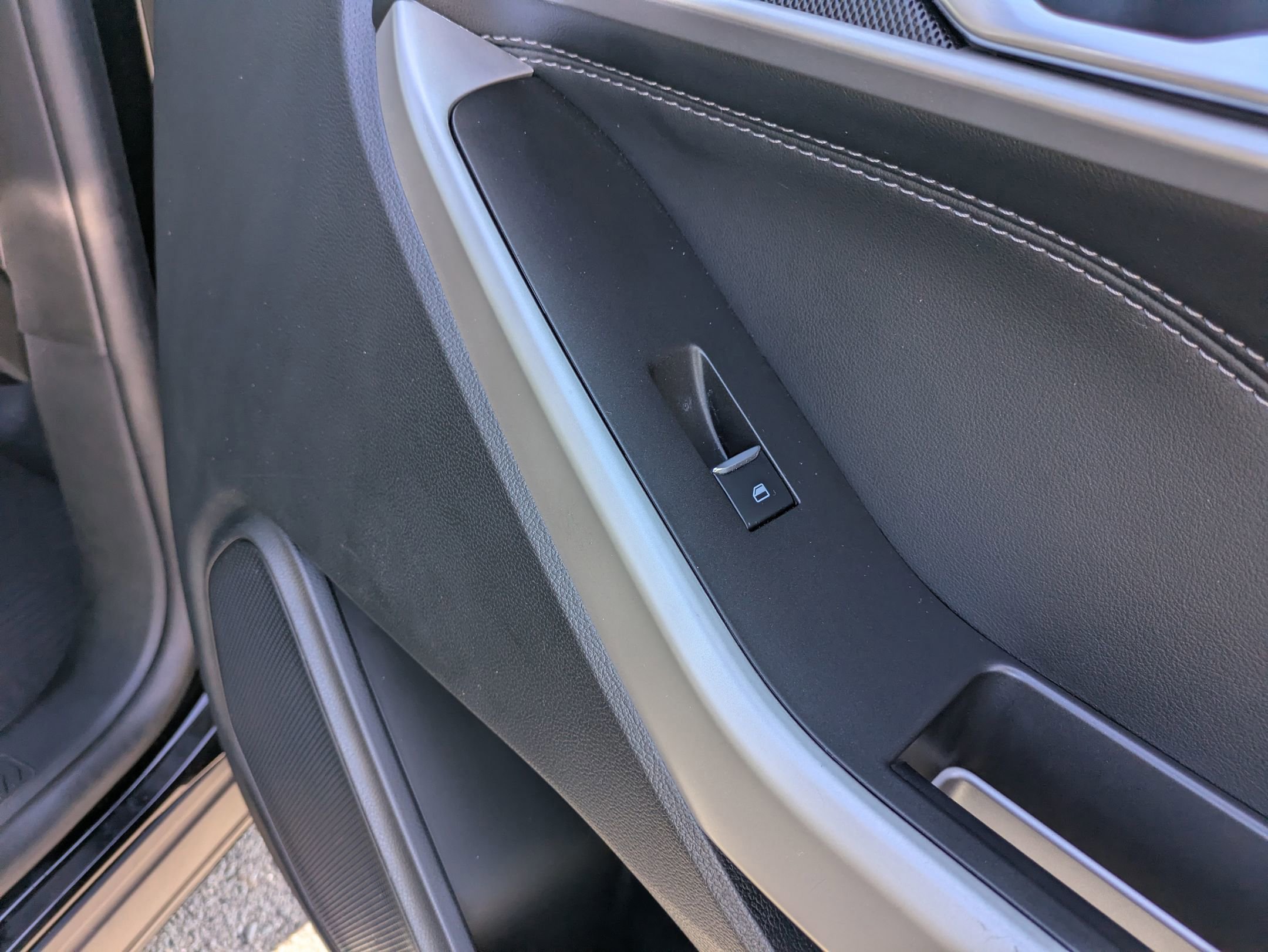 Certified 2023 Ford Explorer XLT w/ Equipment Group 202A image 33