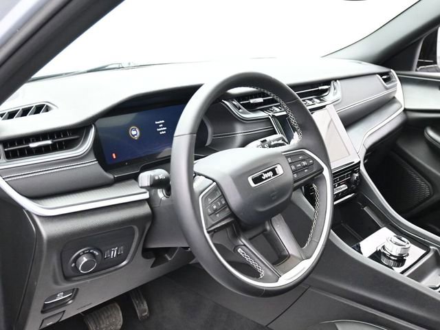 Used 2024 Jeep Grand Cherokee Altitude AWD/4WD image 15