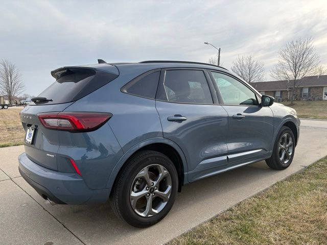 Certified 2024 Ford Escape ST-Line w/ Tech Pack #1 AWD/4WD image 4