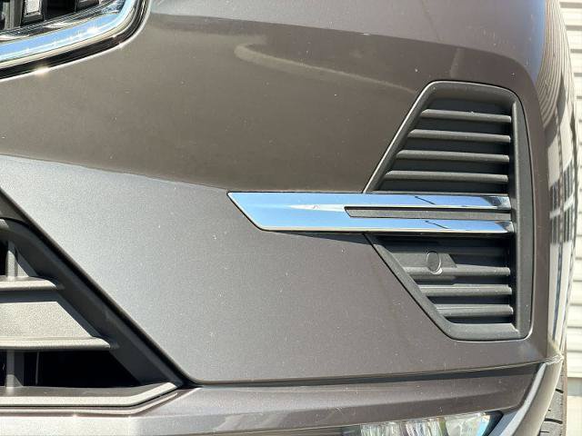 Used 2022 Volvo XC60 B5 Momentum AWD/4WD image 11