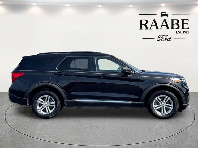 Certified 2018 Ford Explorer XLT w/ Equipment Group 202A AWD/4WD image 8