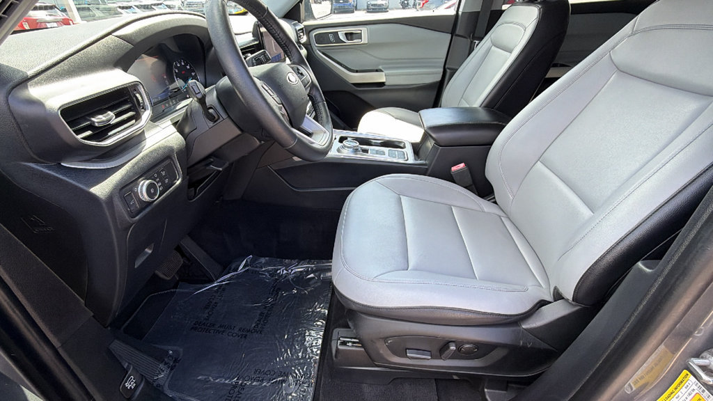 Certified 2021 Ford Explorer XLT w/ Equipment Group 202A RWD image 23