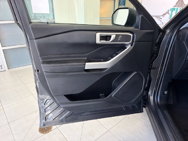 Certified 2020 Ford Explorer XLT w/ Equipment Group 202A AWD/4WD image 12