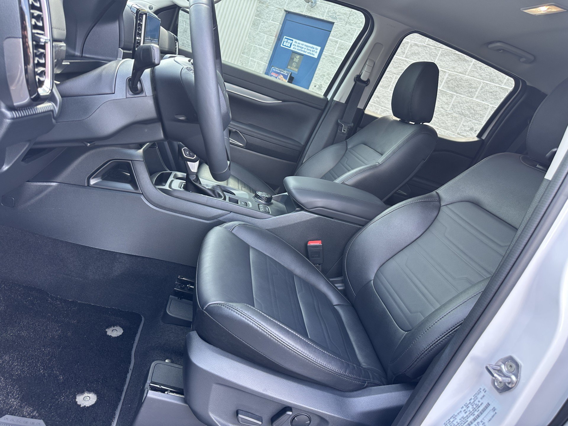 Certified 2025 Ford Ranger Lariat w/ FX4 Off-Road Package AWD/4WD image 9