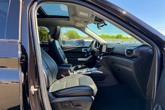 Certified 2021 Ford Explorer Limited w/ Equipment Group 301A image 9