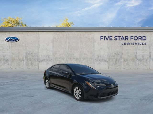 Used 2025 Toyota Corolla LE FWD image 2