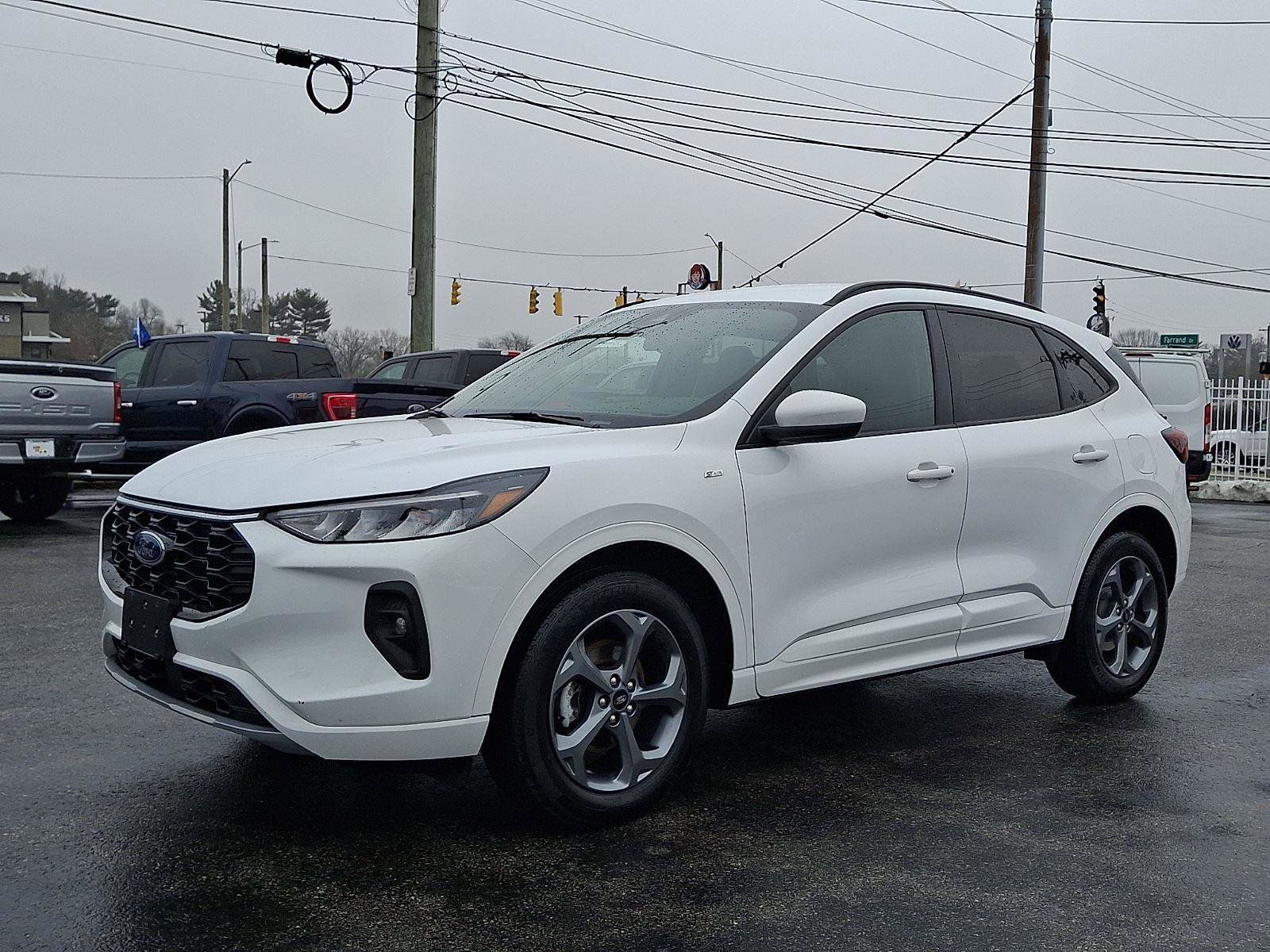 Certified 2023 Ford Escape ST-Line Select w/ Tech Pack #1 image 3