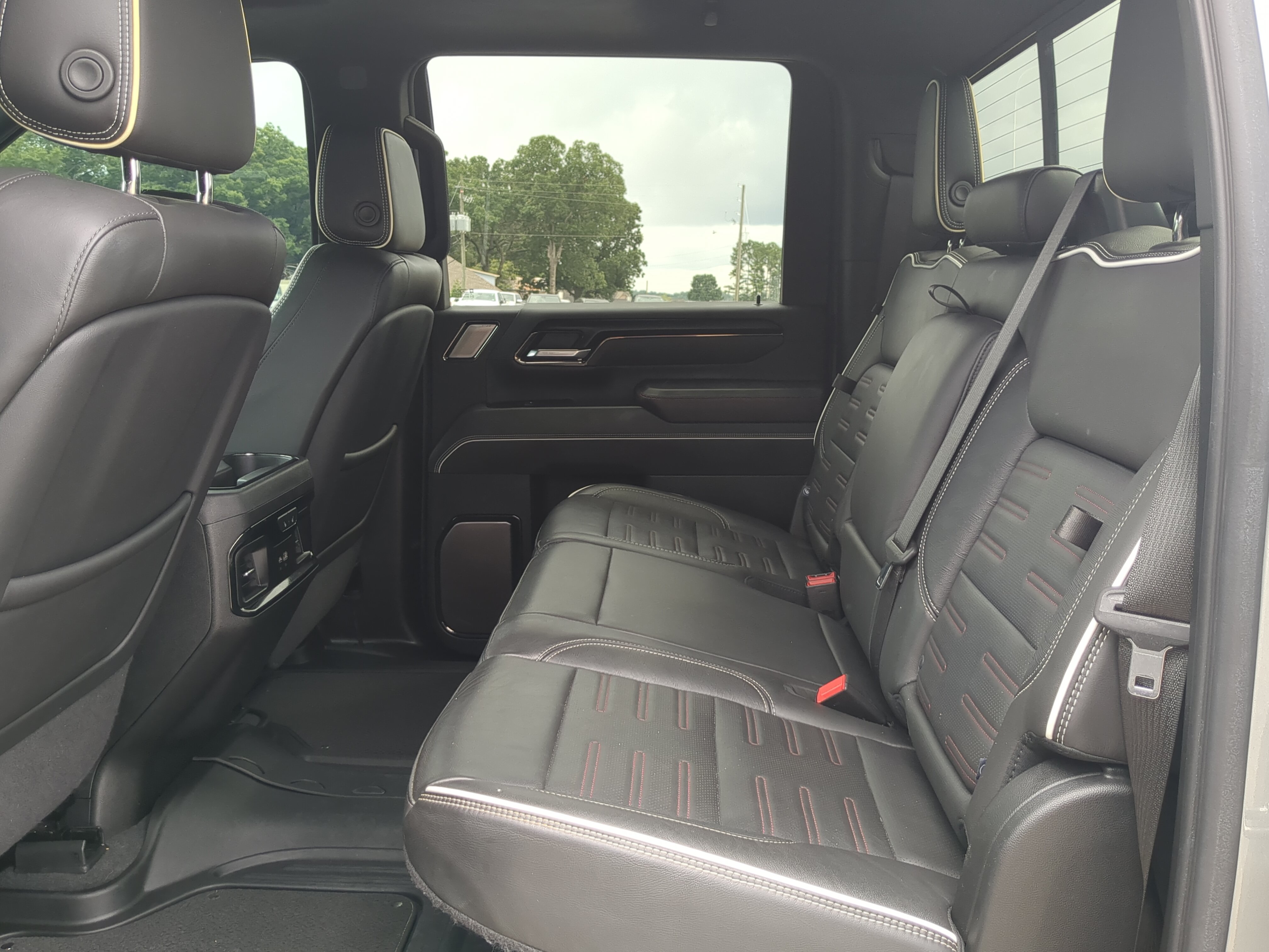 Used 2024 GMC Sierra 2500 AT4X AWD/4WD image 12