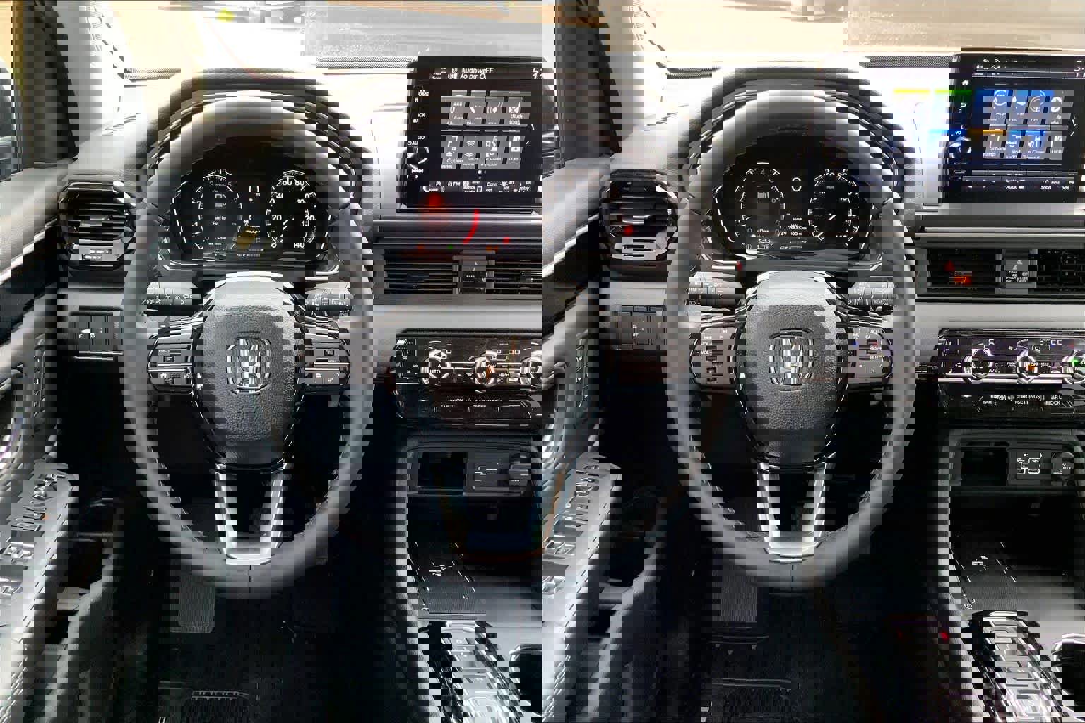 Used 2025 Honda Pilot EX-L image 8