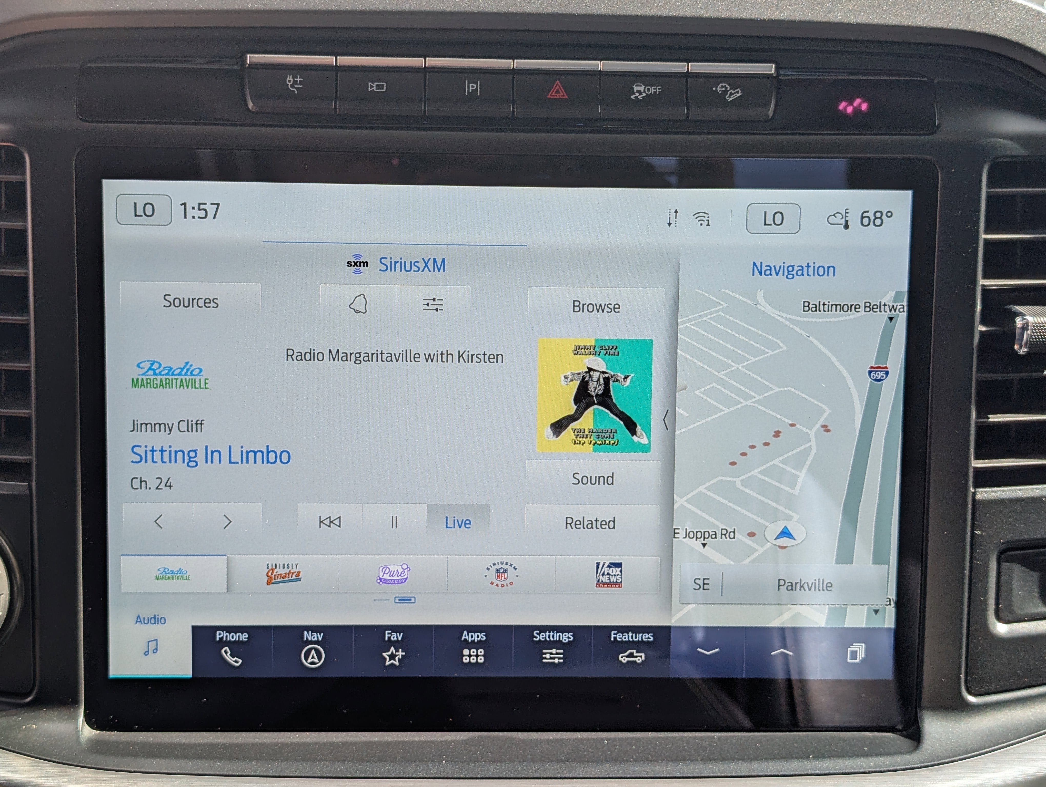 Certified 2022 Ford F150 Lariat w/ Equipment Group 502A High image 32