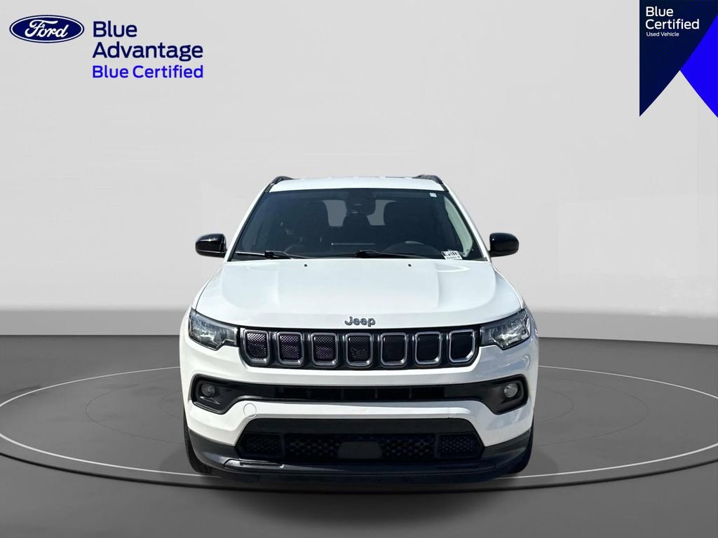 Used 2022 Jeep Compass Latitude FWD image 3