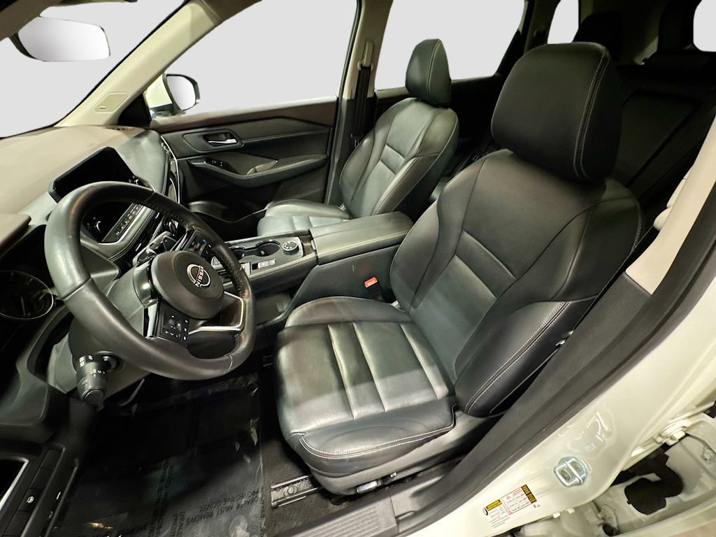 Used 2023 Nissan Rogue SL w/ SL Premium Package image 16