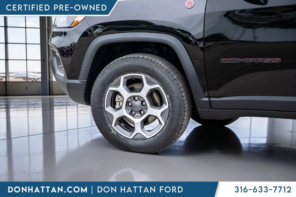 Used 2022 Jeep Compass Trailhawk w/ Trailhawk Convenience Group AWD/4WD image 41