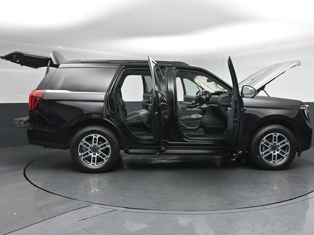 Certified 2025 Ford Expedition Active AWD/4WD image 61