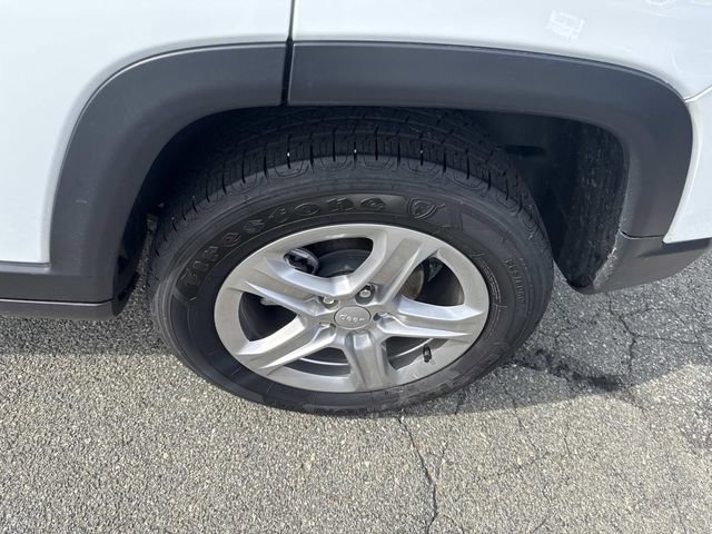 Used 2024 Jeep Compass Latitude image 14