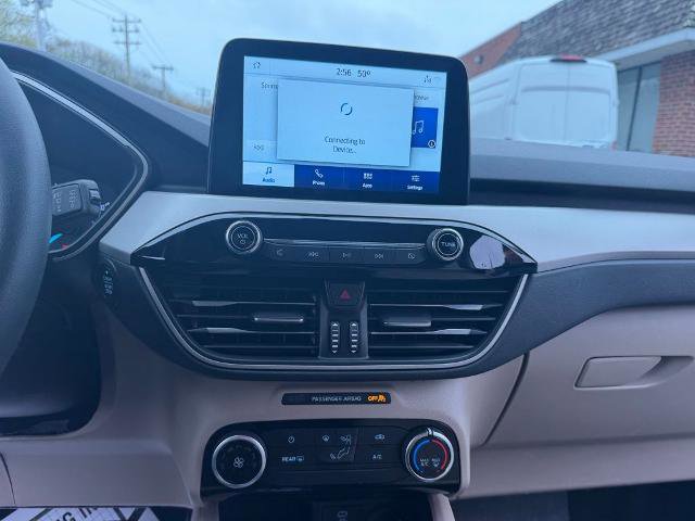 Certified 2022 Ford Escape SE AWD/4WD image 16