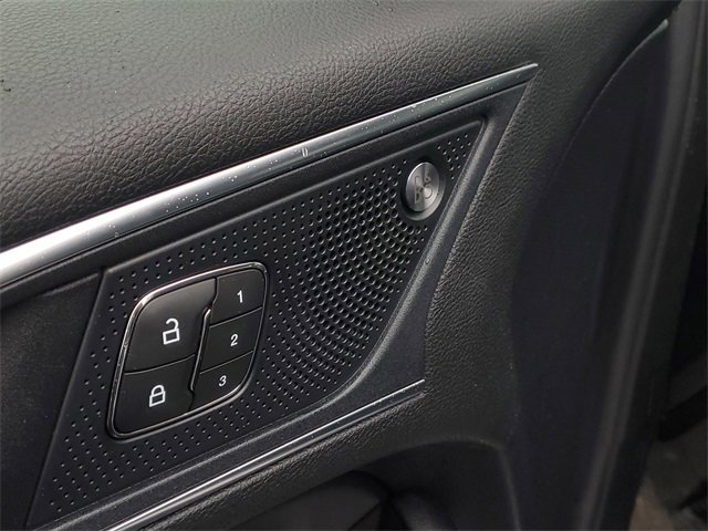 Certified 2020 Ford Edge Titanium image 11