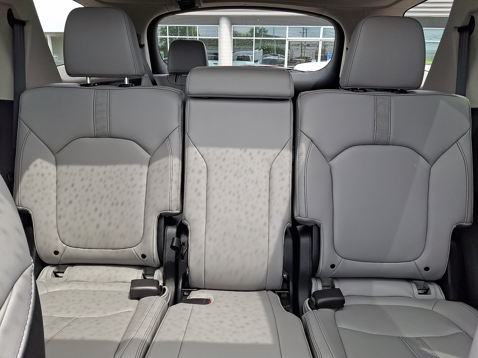 Used 2025 Honda Pilot Touring image 18