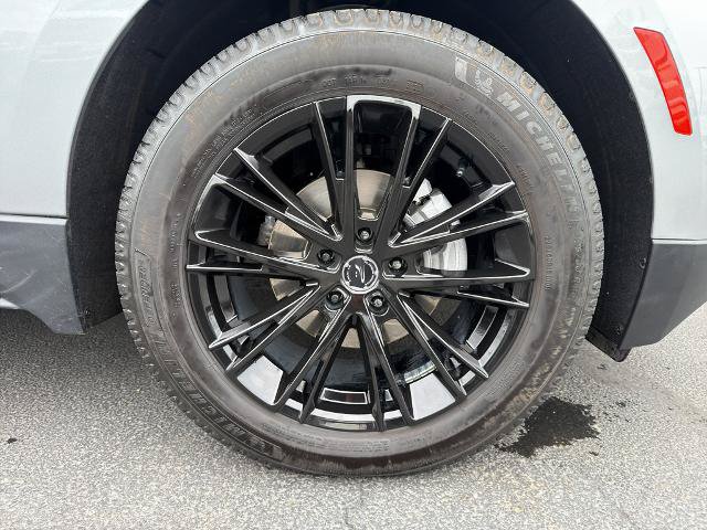 Used 2023 Chevrolet Equinox LT w/ Driver Convenience Package AWD/4WD image 5