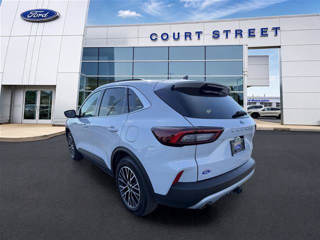 Certified 2025 Ford Escape SE w/ PHEV Premium Package FWD image 3