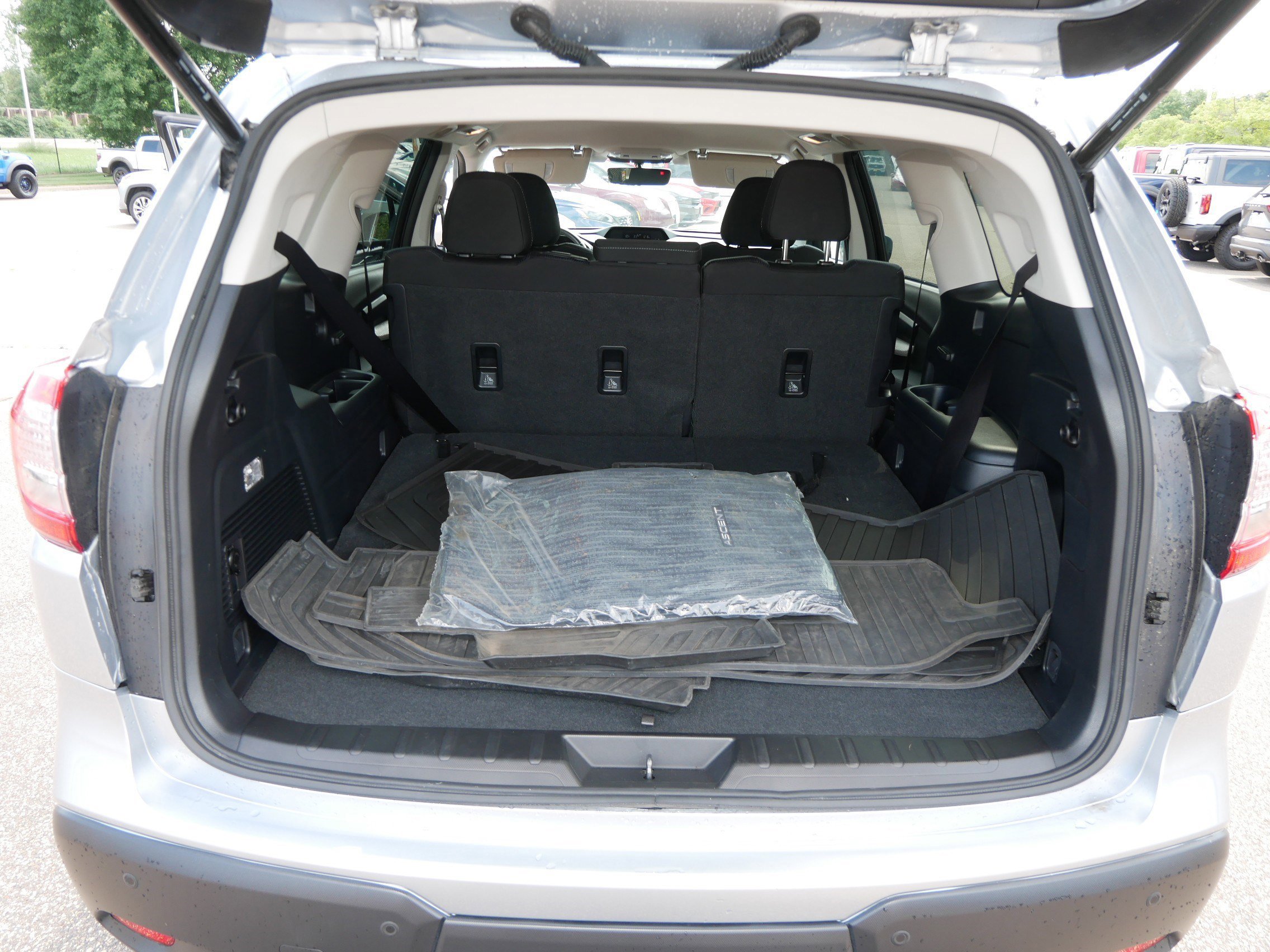 Used 2022 Subaru Ascent Premium w/ Convenience Package image 18