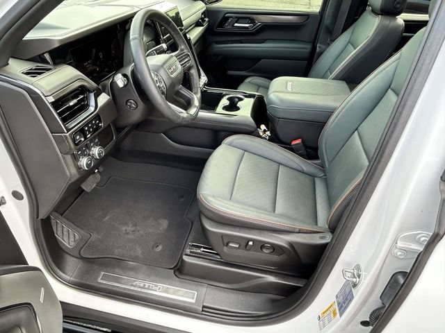 Used 2025 GMC Yukon AT4 w/ AT4 Premium Package AWD/4WD image 22