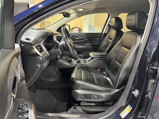 Used 2021 GMC Acadia Denali w/ Denali Technology Package AWD/4WD image 17
