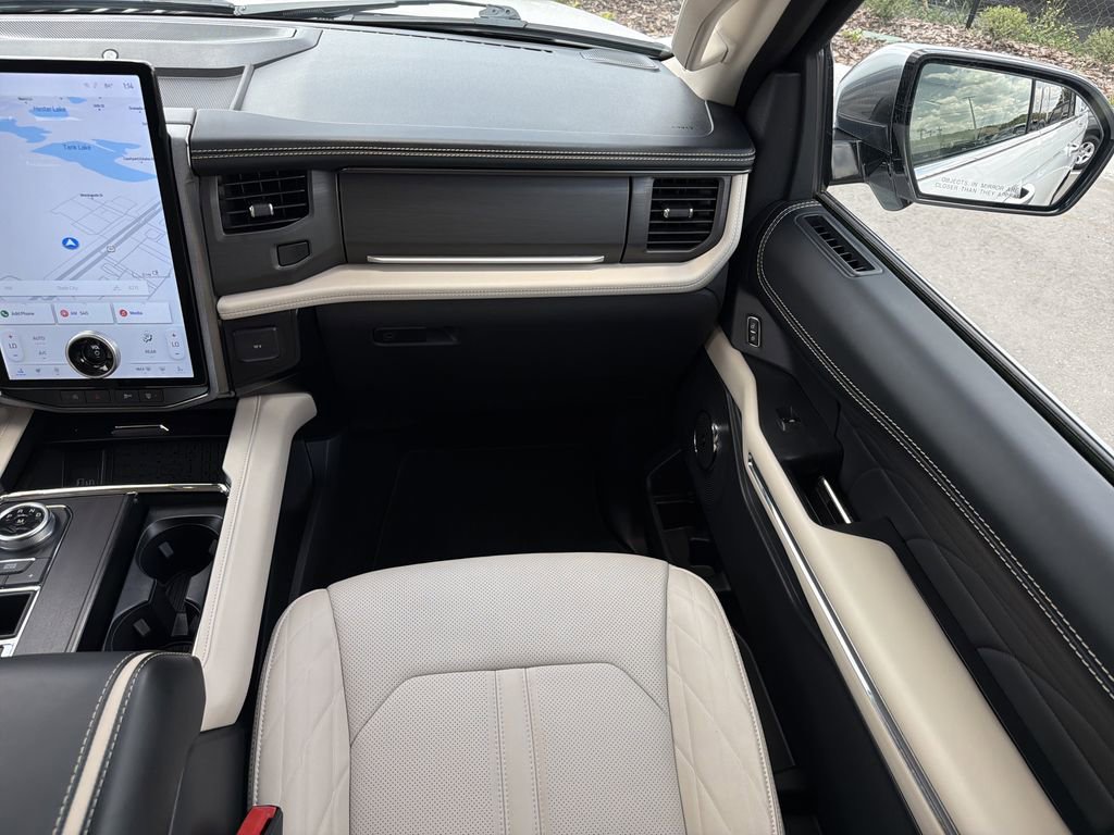 Certified 2024 Ford Expedition Platinum RWD image 15
