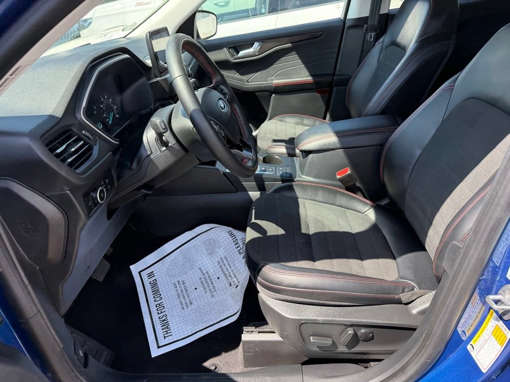 Certified 2022 Ford Escape SEL w/ SEL Stealth AWD Package image 24