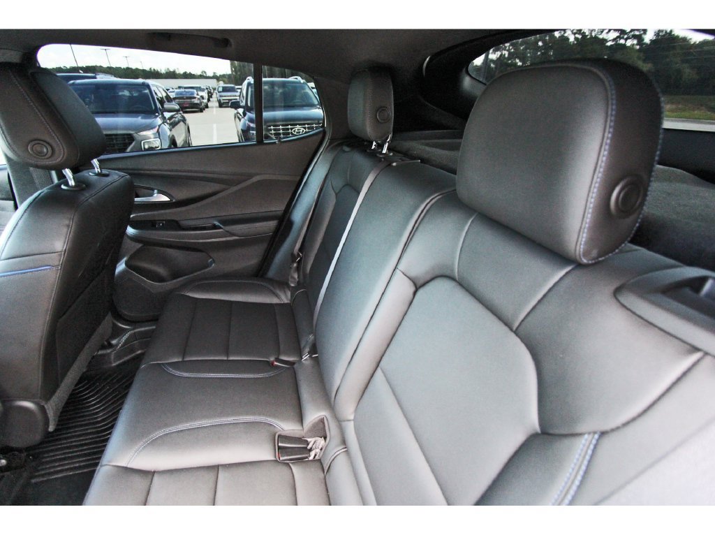 Used 2025 Buick Envista Sport Touring w/ Experience Buick Package FWD image 11