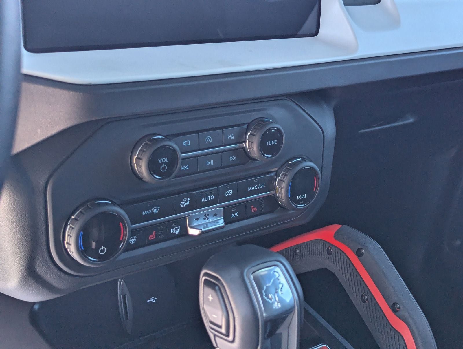 Certified 2025 Ford Bronco Stroppe Edition AWD/4WD image 17