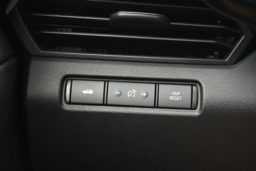 Used 2024 Nissan Altima 2.5 SV FWD image 23