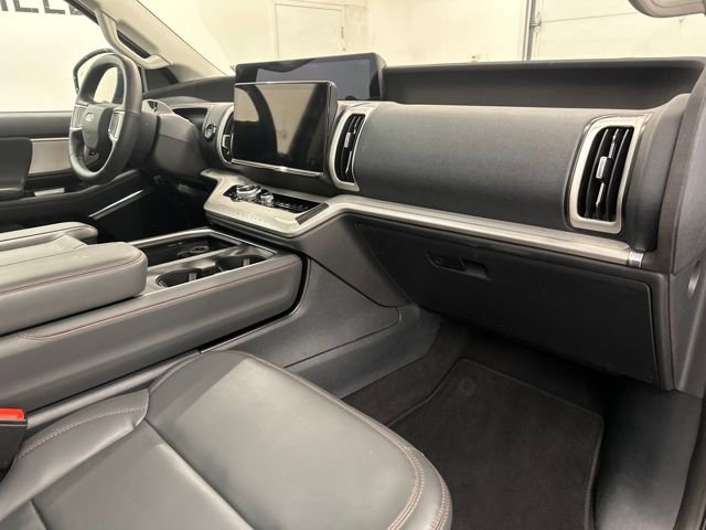 Certified 2025 Ford Expedition Max Active image 11