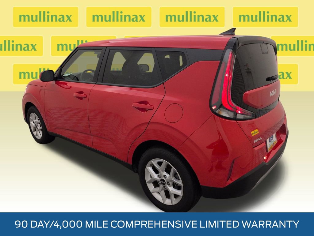 Used 2025 Kia Soul LX w/ LX Technology Package FWD image 9