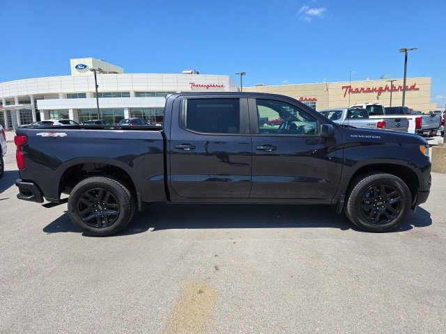 Used 2022 Chevrolet Silverado 1500 RST image 2