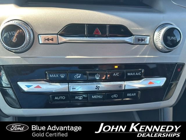 Certified 2022 Ford Explorer XLT w/ Class IV Trailer Tow Package image 27