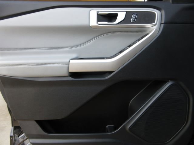Certified 2023 Ford Explorer XLT w/ Equipment Group 202A image 10