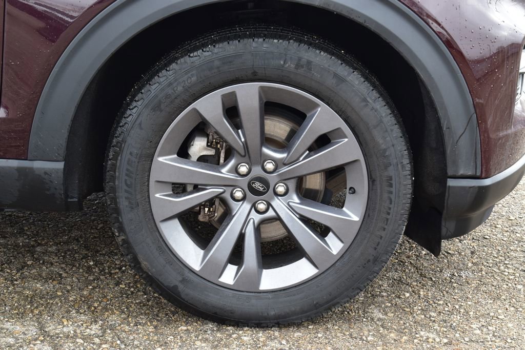 Certified 2022 Ford Explorer XLT w/ Equipment Group 202A image 18