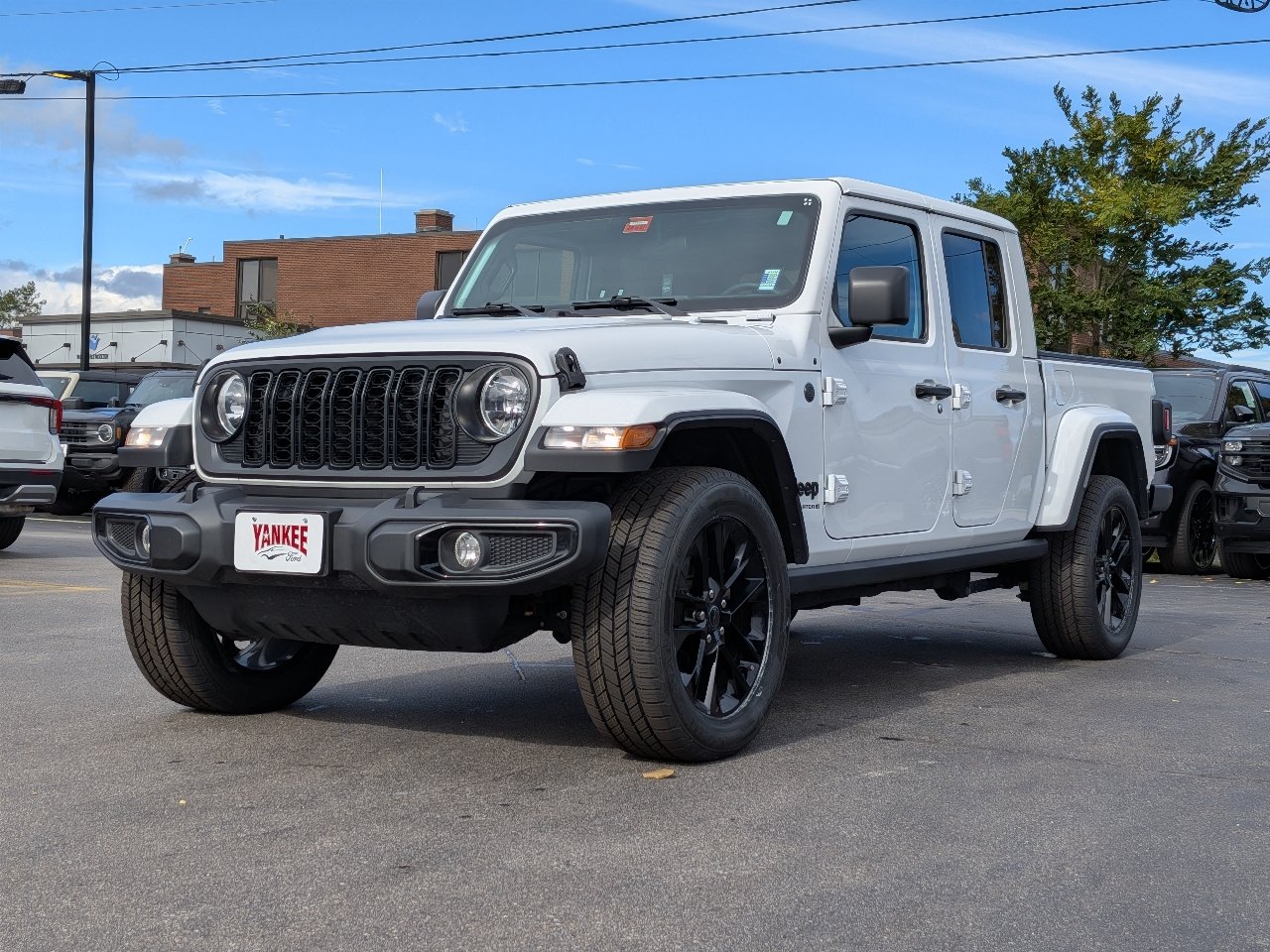 Used 2024 Jeep Gladiator Sport AWD/4WD image 8