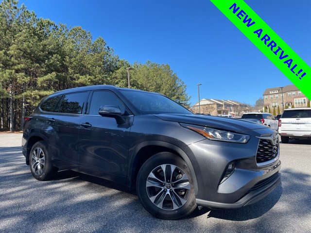 Used 2020 Toyota Highlander XLE image 4